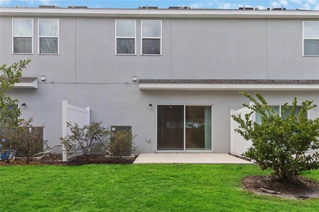 Building Photo - 1851 Roosevelt Pl