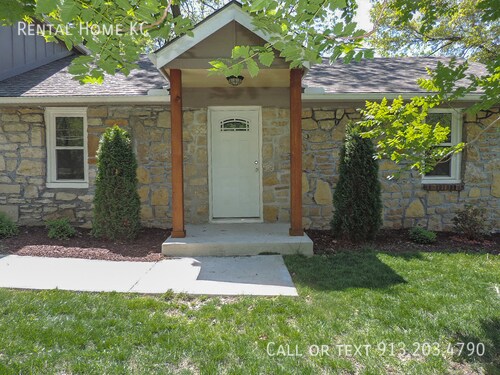 Building Photo - 5101 Hardy-