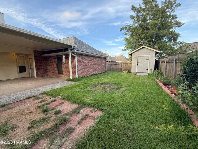 Building Photo - 133 Woodstock Dr