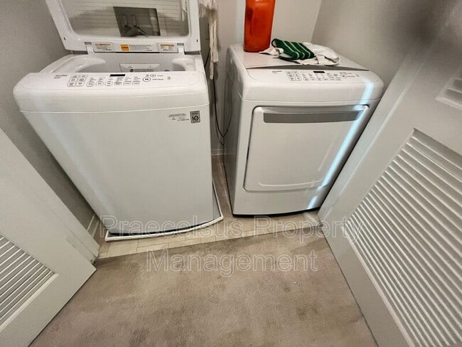 Building Photo - 2750 Sparta Rd