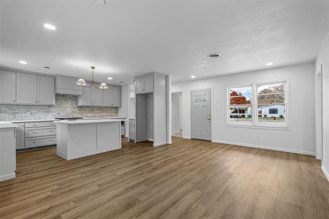 Building Photo - 5832 Tracyne Dr