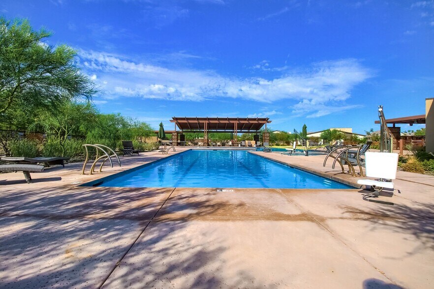 Building Photo - 1005 E Paseo Way