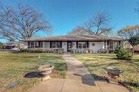 Building Photo - 820 Bedford Ct W
