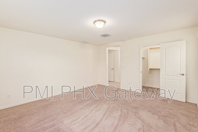 Building Photo - 735 E Constance Wy