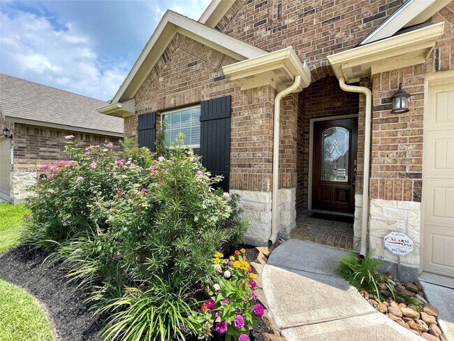 Building Photo - 23827 Piedmont Forest Dr