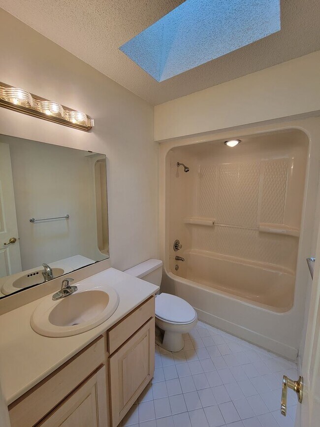 Building Photo - Cypress Lake S/D home in Lake Park