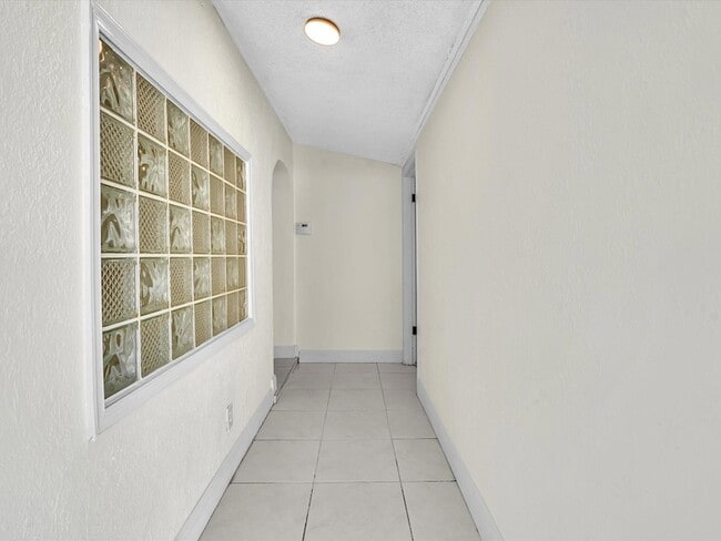 Building Photo - 6661 Meade St