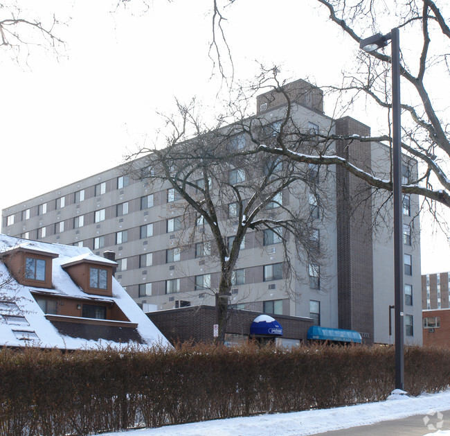 Building Photo - Hetzel Plaza