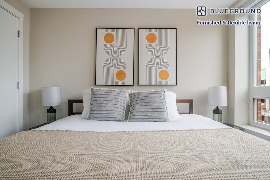 Building Photo - 21 Charles St