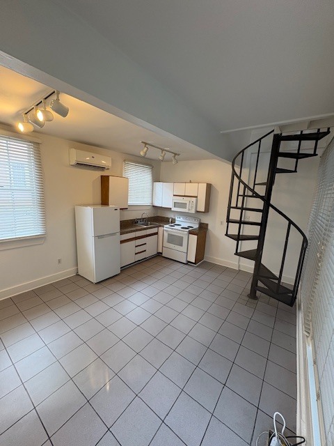 Building Photo - 1452 Saint Mary St