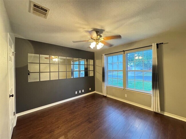 Building Photo - 8116 Manx Dr