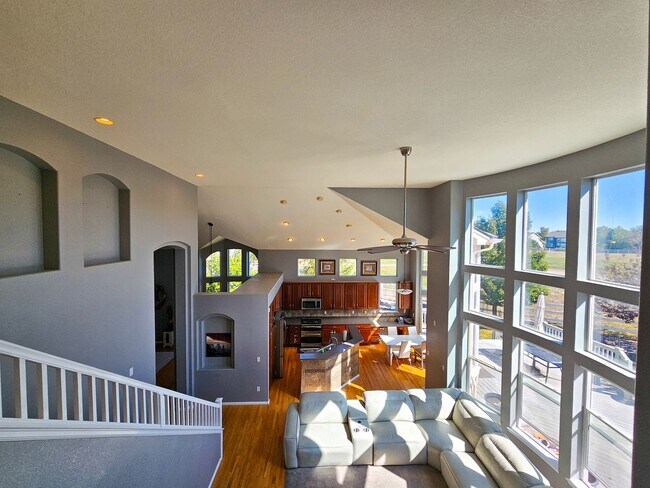 Building Photo - 1550 S De Gaulle Cir