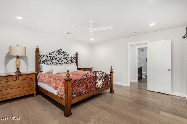 Building Photo - 3750 E Garden Dr