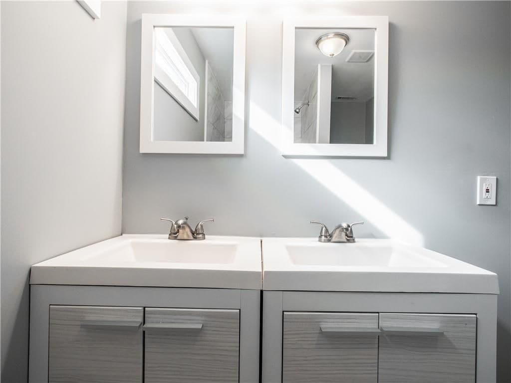 Building Photo - 120 Burbank Dr NW