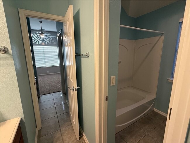 Building Photo - 2828 Cedar Ridge Ln