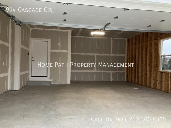 Building Photo - 994 Cascade Cir