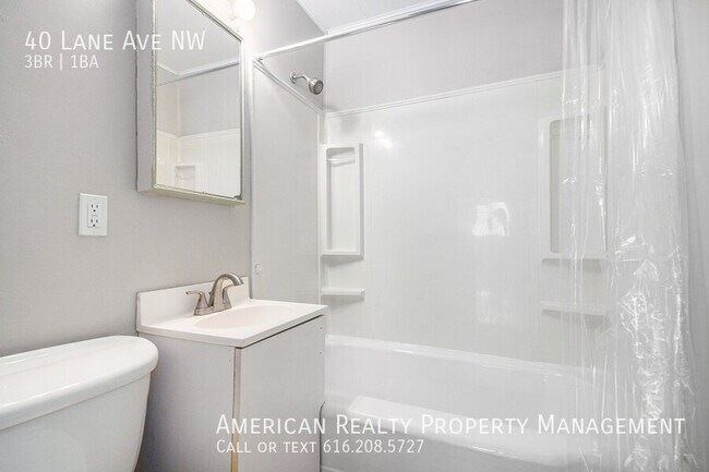 Building Photo - 40 Lane Ave NW