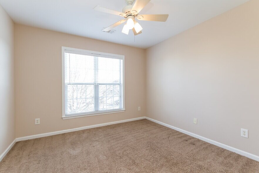 Building Photo - 6365 Whirlaway Dr