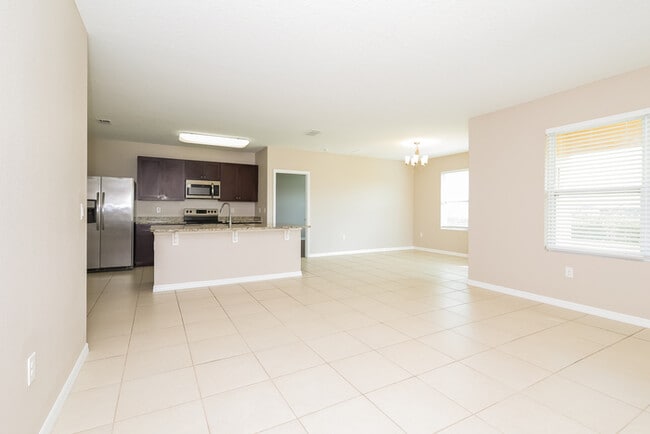 Building Photo - 484 Aberdeen Dr