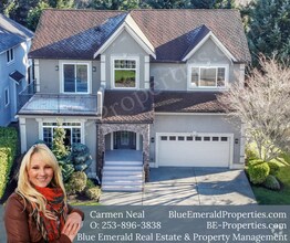 Building Photo - Beautiful Federal Way Home