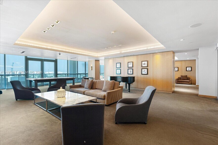 Building Photo - 900 Biscayne Blvd