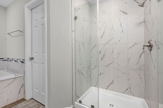 Building Photo - Beautiful 4br 2.5ba with huge basement and garage in Edgemere