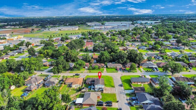 Building Photo - 5747 Turtle Creek Rd