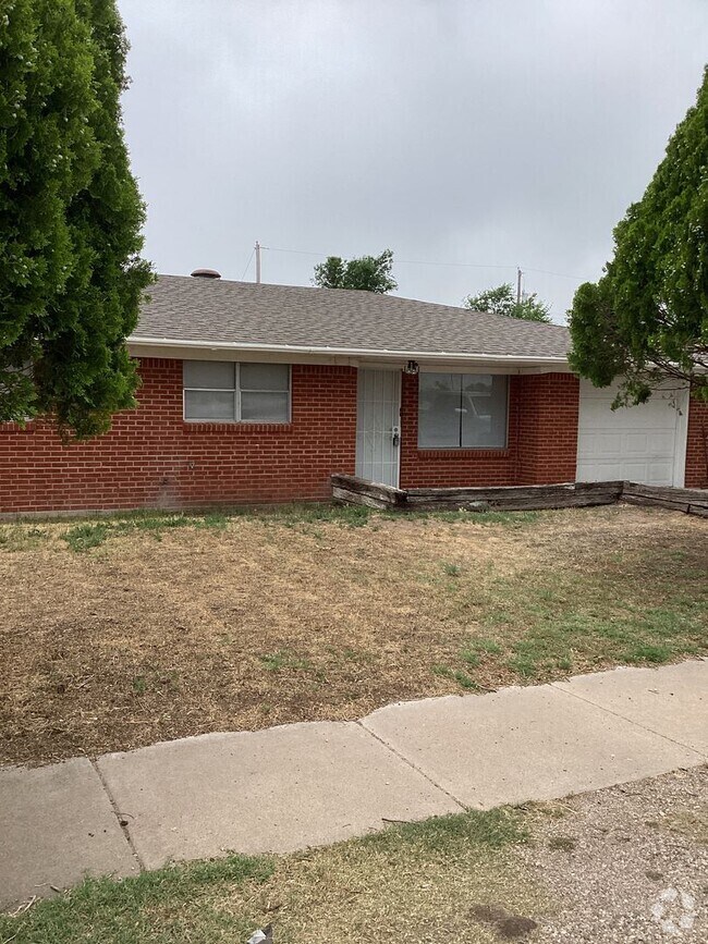 Building Photo - Newly Renovated 3 Bed House!