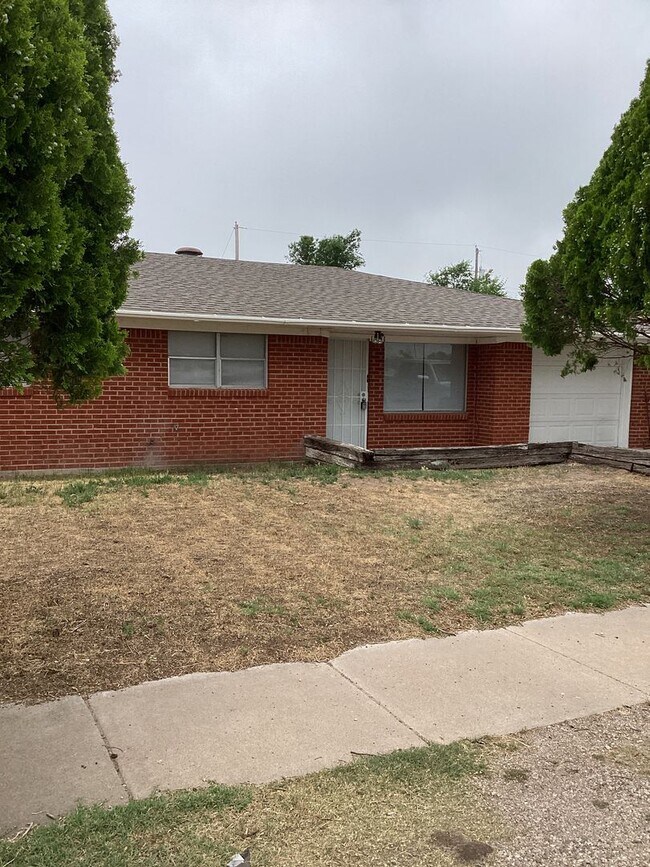 Primary Photo - Newly Renovated 3 Bed House!