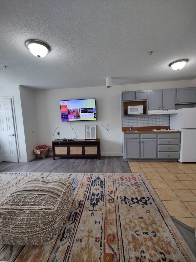 Building Photo - ONE MONTH FREE!!! 1 Bed/ 1 Bath Unit in the heart of North Charleston Available ASAP or February ...
