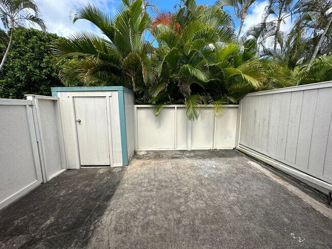 Building Photo - Upgraded 3 bedroom/2 bath townhome at Yach...