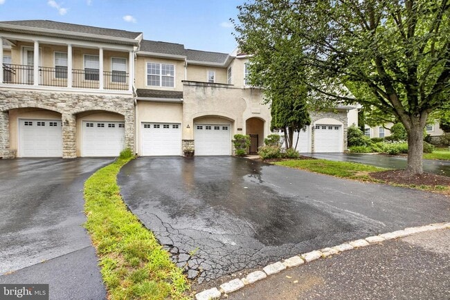 Building Photo - 16 Oak Leaf Ln
