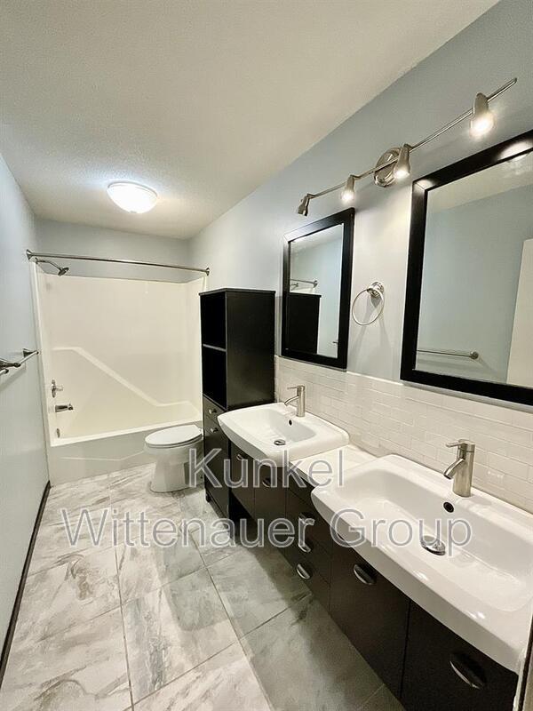 Building Photo - 1126 Woodgate Dr