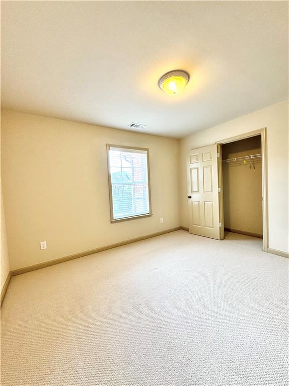 Building Photo - 2727 Staunton Dr