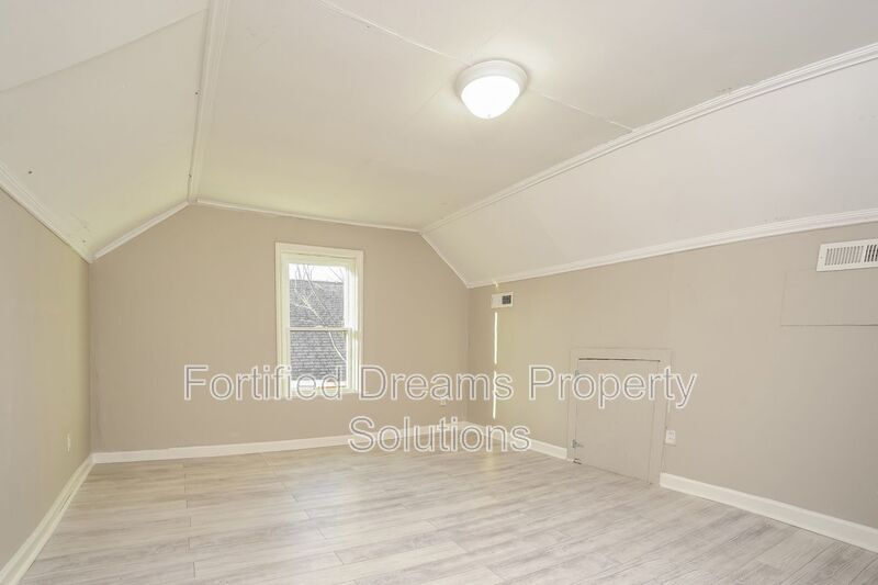 Building Photo - 2912 N Glenn Ave