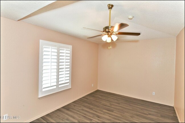 Building Photo - 1416 Stone Canyon Way