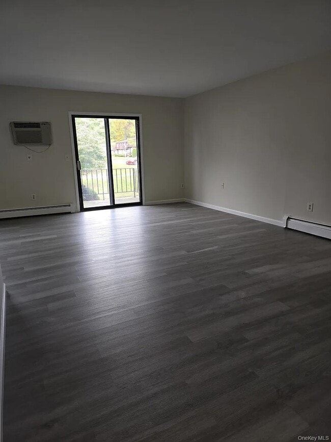 Building Photo - 1601 Cherry Hill Dr