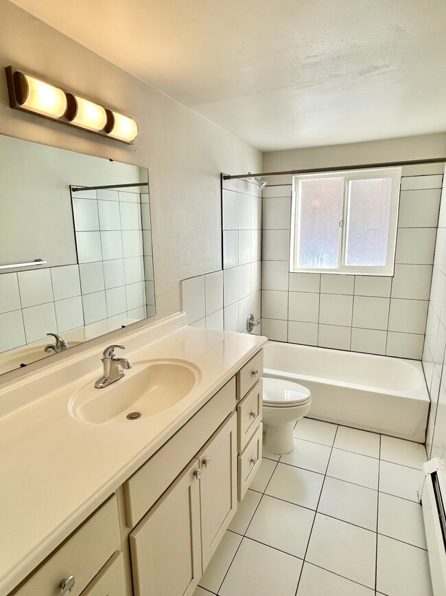 IMG_1788 - Oak Street Apartments