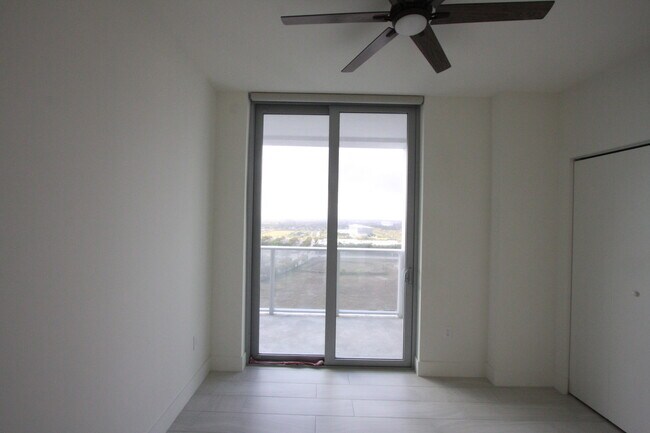 Building Photo - 2000 Metropica Wy