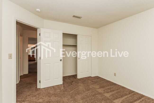 Building Photo - 6621 Deer Knolls Dr