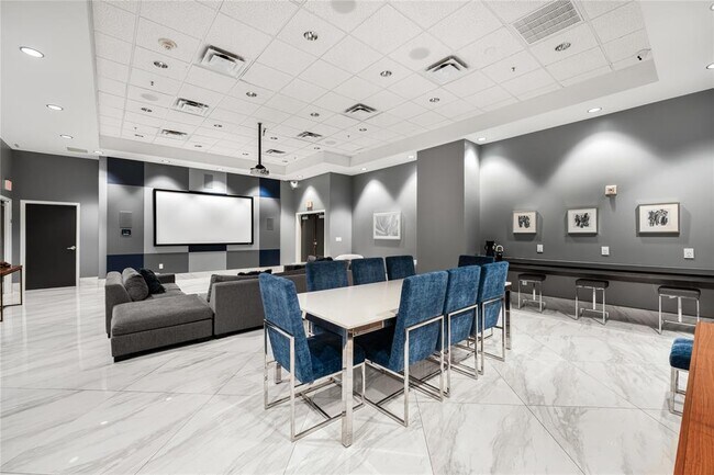 Building Photo - 5925 Almeda Rd