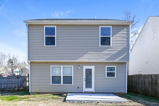 Building Photo - 3 Bedroom Charlotte Home