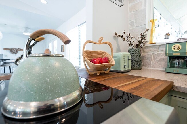 Building Photo - Extravagant 5 Star Vacation Home - Your Private Retreat in Hill Country, Wimberley Texas