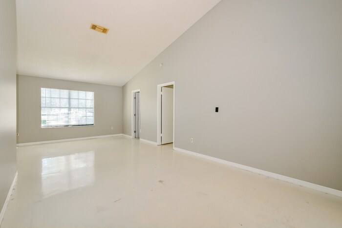 Building Photo - 1577 Fentress Ave