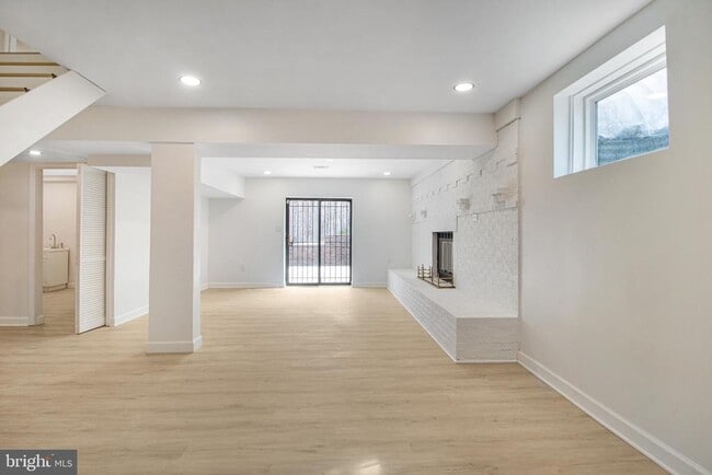 Building Photo - 8009 Poplar Hill Dr