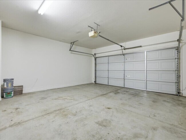 Building Photo - 14252 South Avenida Zumba