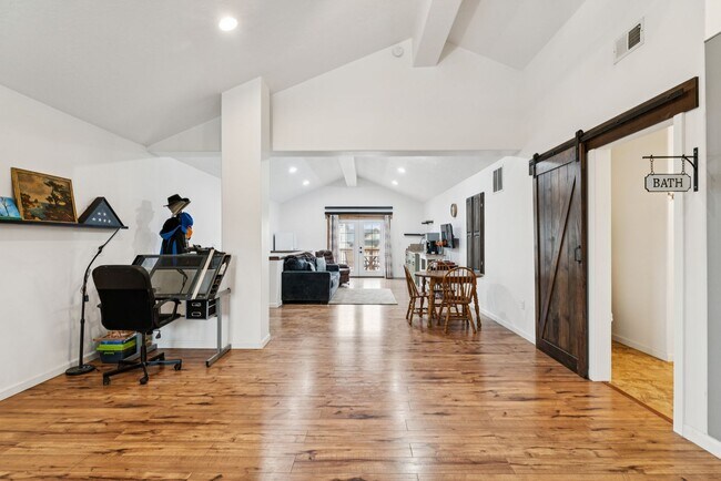 Building Photo - Spacious 4 Bed + Bonus | 3 Bath | 2,760 Sq Ft | Star, Idaho