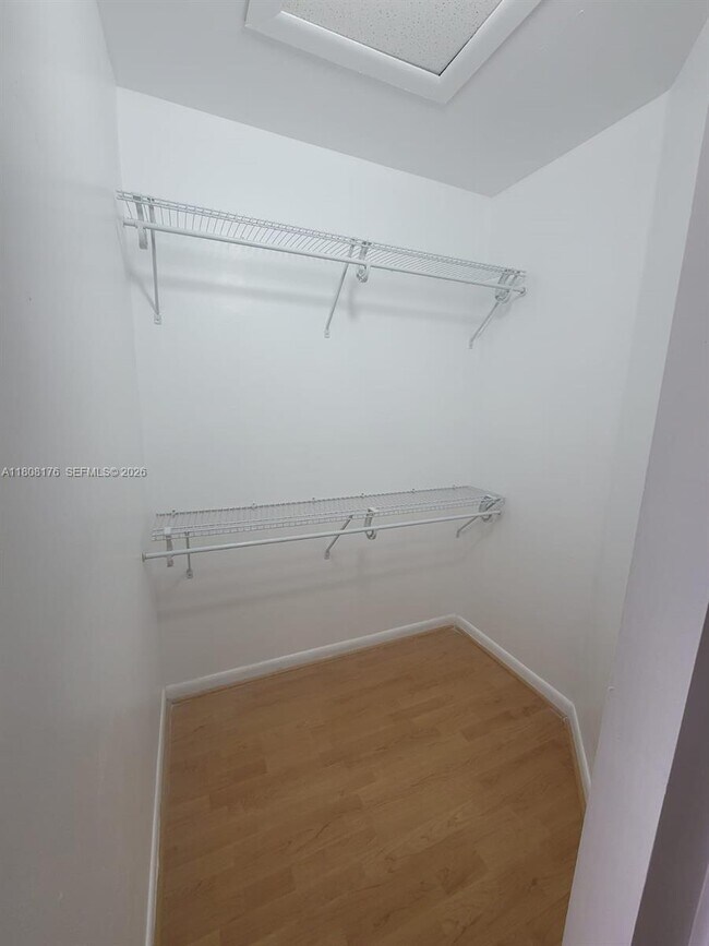 Building Photo - 2881 N Oakland Forest Dr