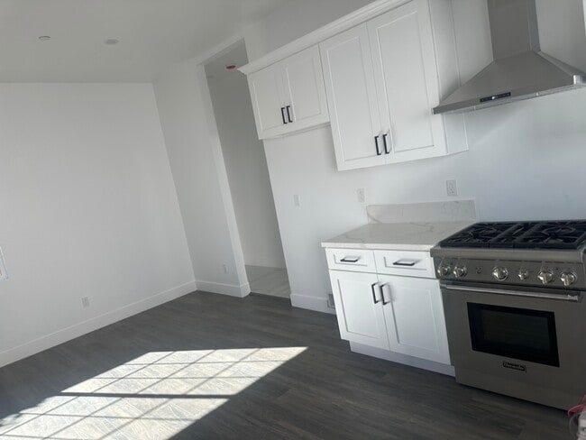 Building Photo - 10859 Nettleton St