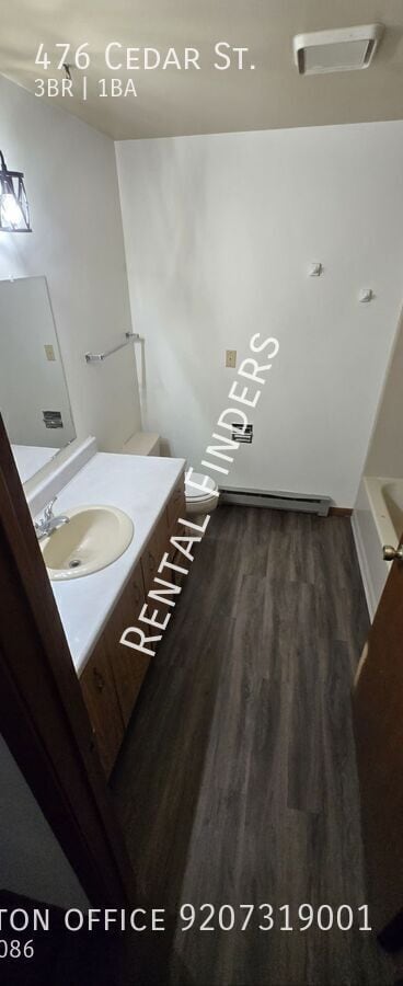 Building Photo - 476 Cedar St